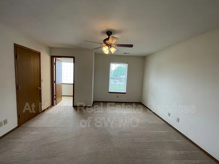 877 N 22nd St — Photo 6
