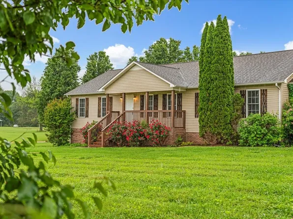 205 Jackson St, Cowan, TN 37318