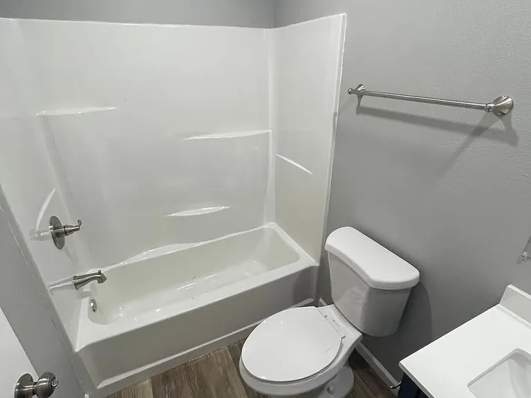 1005 E Monroe St — Photo 7