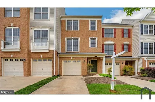 12722 Trade Row #44 Photo 1