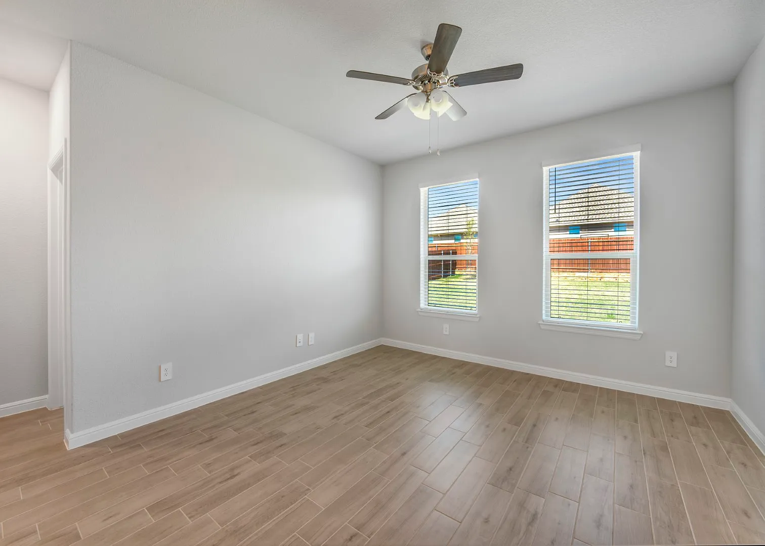 2809 Aiden Ln — Photo 1