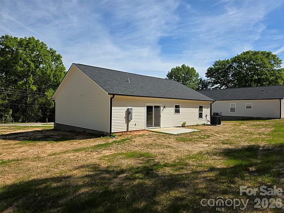 4th image of 308 Zion Church Rd