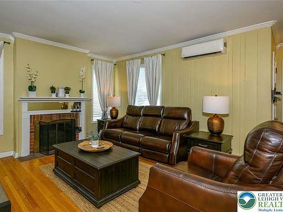 3rd image of 219 S 25th St #219