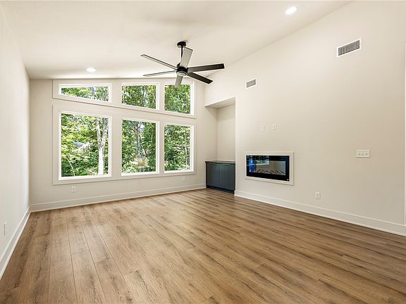 4th image of 9 Castlebay Ln