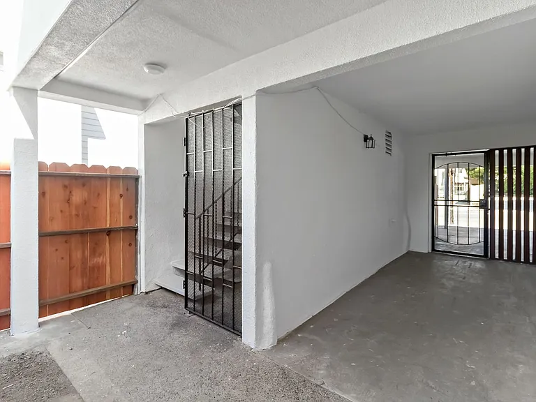 2500 Dana St — Photo 35