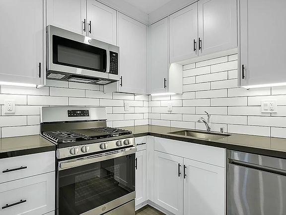 4th image of 2819 Mission Blvd