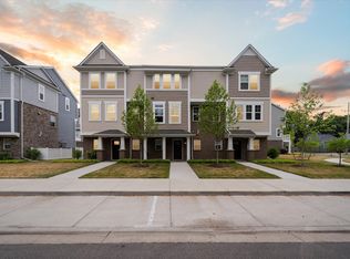 394 Heatherdale Ln, Ferndale, MI 48220