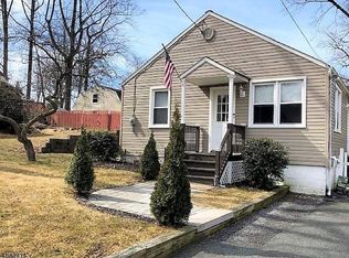 3 Cove Rd, Mount Arlington, NJ 07856
