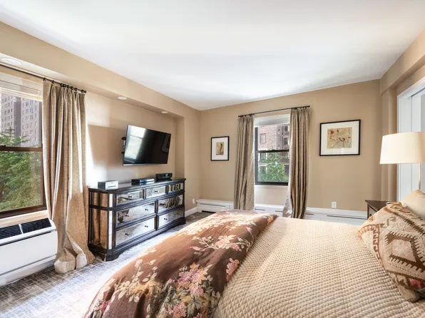 2 Tudor City Place image 7 of 11