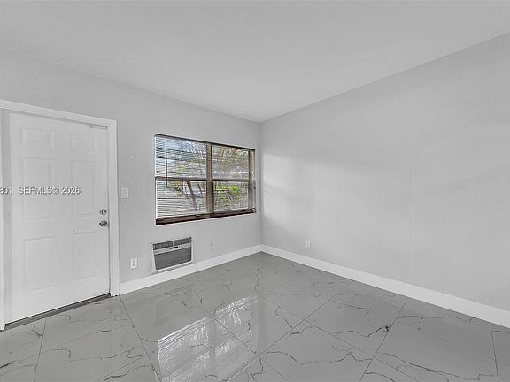 3rd image of 1229 Miami Rd APT 3