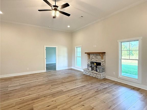 3rd image of 2845 Lee Road 40