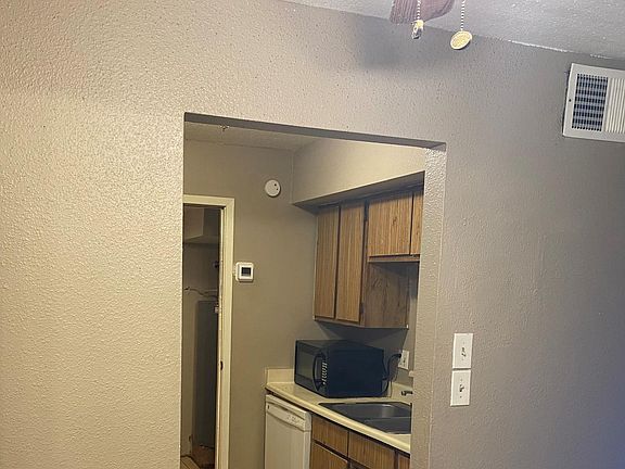 5th image of 12618 Ashford Meadow Dr APT A