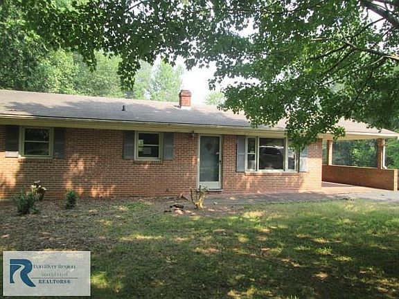 3rd image of 80 Lincoln Ct