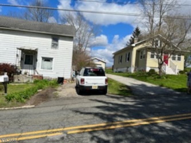 2nd image of 19 Meadows Rd