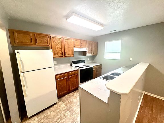 4th image of 2715 Hyche Ave