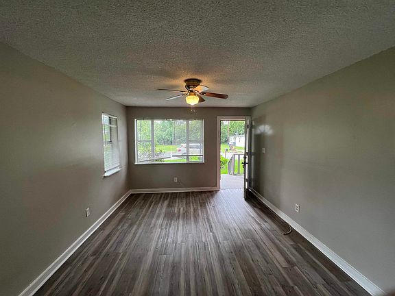 3rd image of 658 W 5th Ave