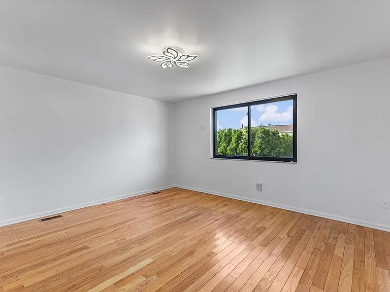 18129 Birch Dr — Photo 22