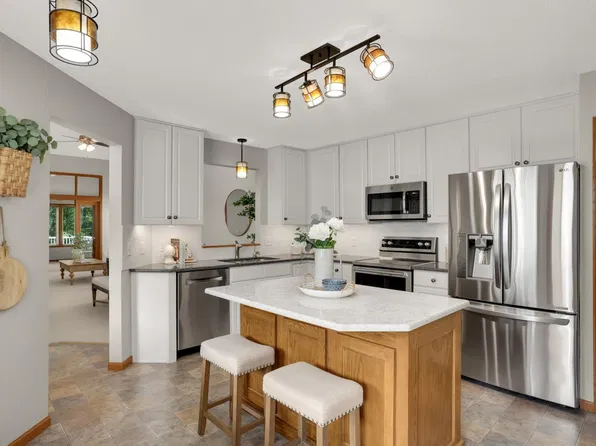 18677 Kalmar Trl, Lakeville, MN 55044
