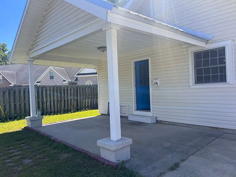 223 Holt St — Photo 10