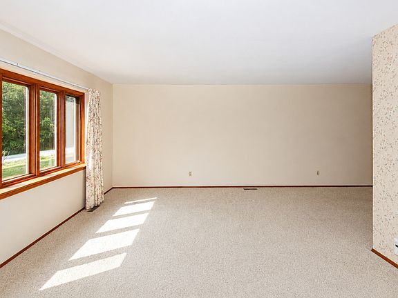 2nd image of 3506 S Kilkenny Dr