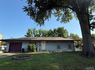 821 Harvard Dr, Edwardsville, IL