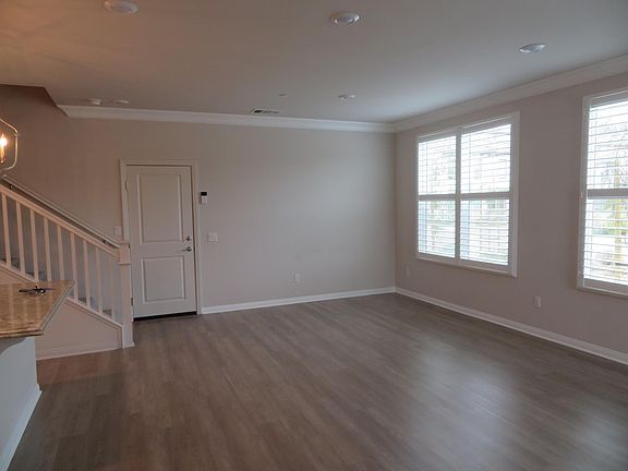 3rd image of 671 Earl Joseph Dr