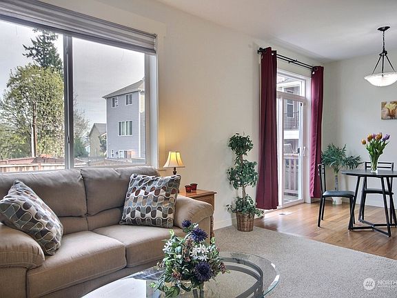 5th image of 20925 2nd Avenue W #A
