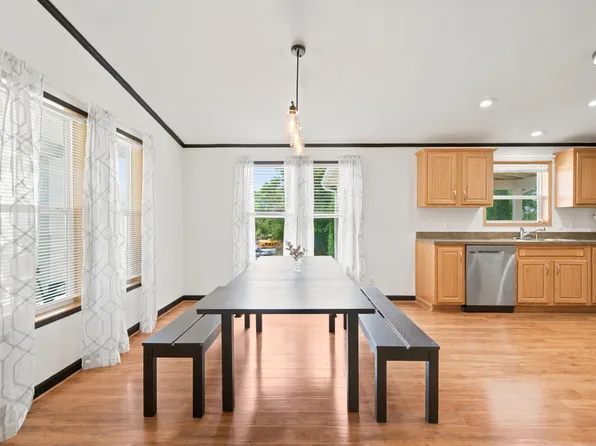 401 E Grandview Dr, Junction City, KS 66441