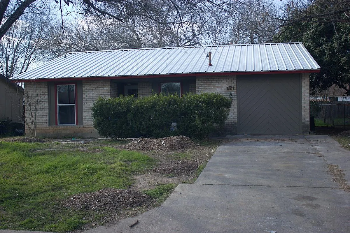 4 bed, 3.0 bath, 1269 sqft, $2,095 — Photo 1
