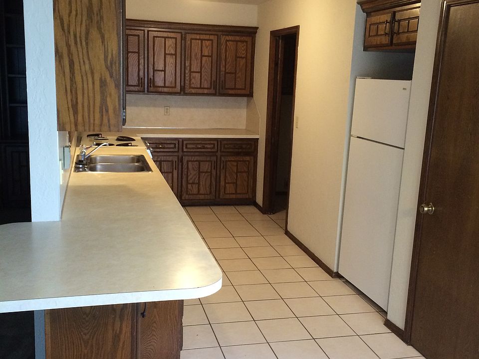 2nd image of 2606 Shoreridge Ave