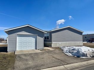 2130 Elaine Ln, North Mankato, MN 56003