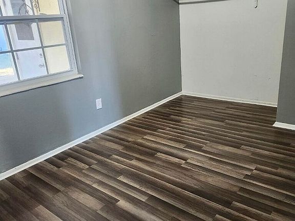 4th image of 856 School Ave