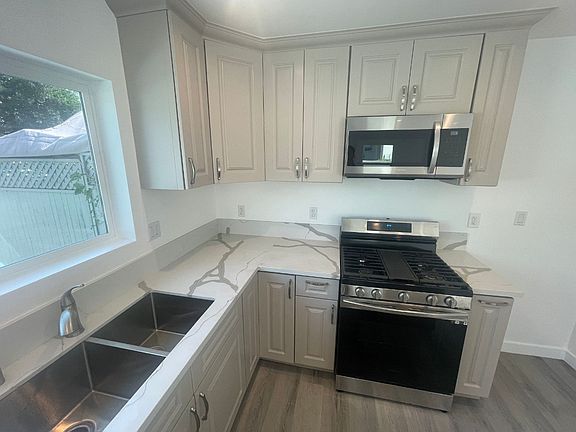 4th image of 11935 W Louise Ave