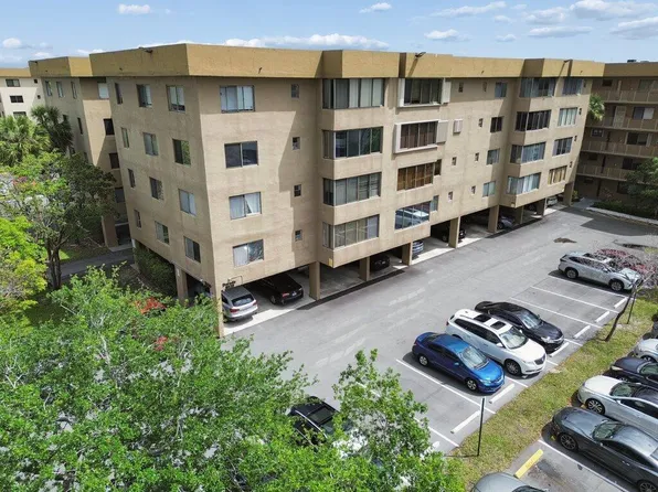 8030 Hampton Blvd APT 404, North Lauderdale, FL 33068