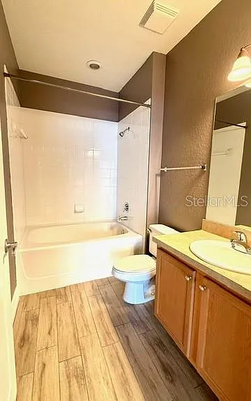 2604 Grand Central Pkwy #10 — Photo 13