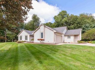8928 Hawthorne Dr, Tecumseh, MI 49286