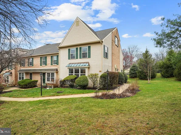 631 Shropshire Dr, West Chester, PA 19382