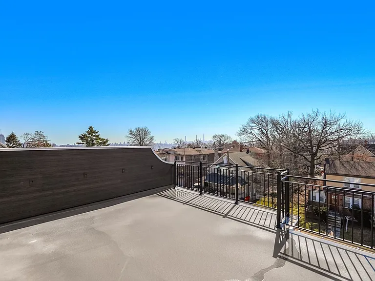 39 Washington Ave — Photo 5