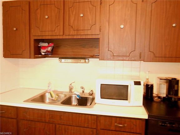 5th image of 4324 W 146th St