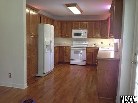 3rd image of 2588 Touchstone Cir