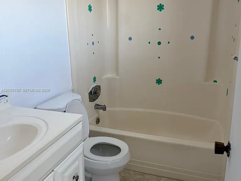 2800 NW 56th Ave #B403 — Photo 4