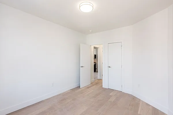 Rented by Nooklyn NYC LLC | media 18