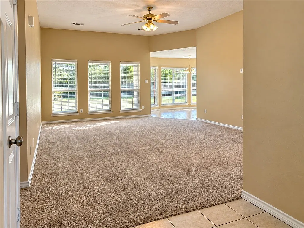 4 bed, 1679 sqft, $2,000 — Photo 3