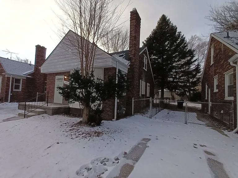 17851 Strasburg St — Photo 3