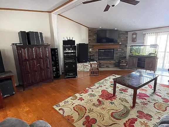 4th image of 544 E Pondview Dr
