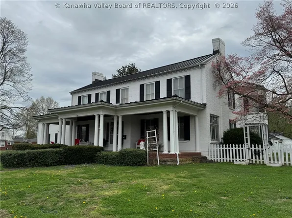 1820 Jefferson Blvd, Point Pleasant, WV 25550