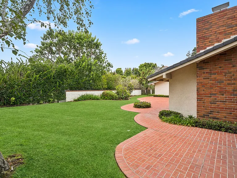17 Pinehurst Ln — Photo 26