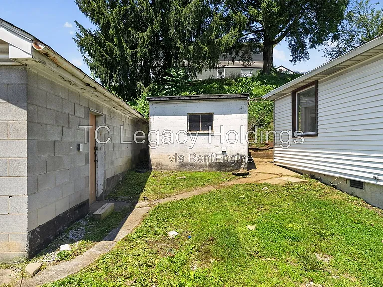 87 Crisfield St — Photo 30