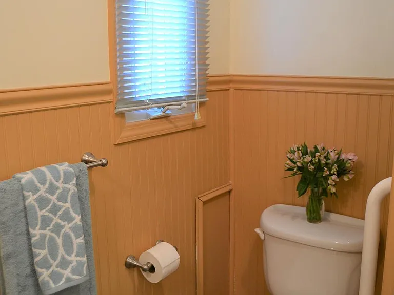 3809 Whispering Ln — Photo 21