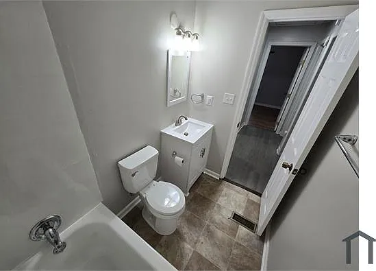 1810 Murchison Rd — Photo 9